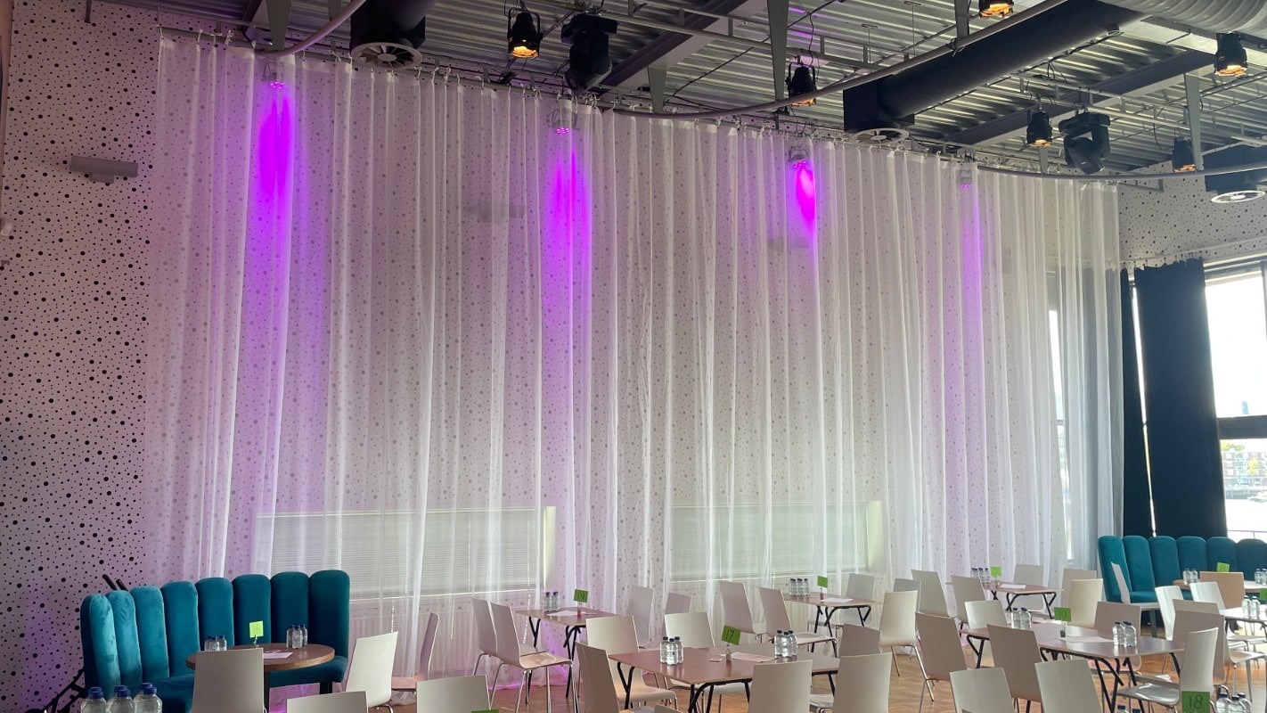 Theatergordijnen en rails-3 Theatergordijnen en rails