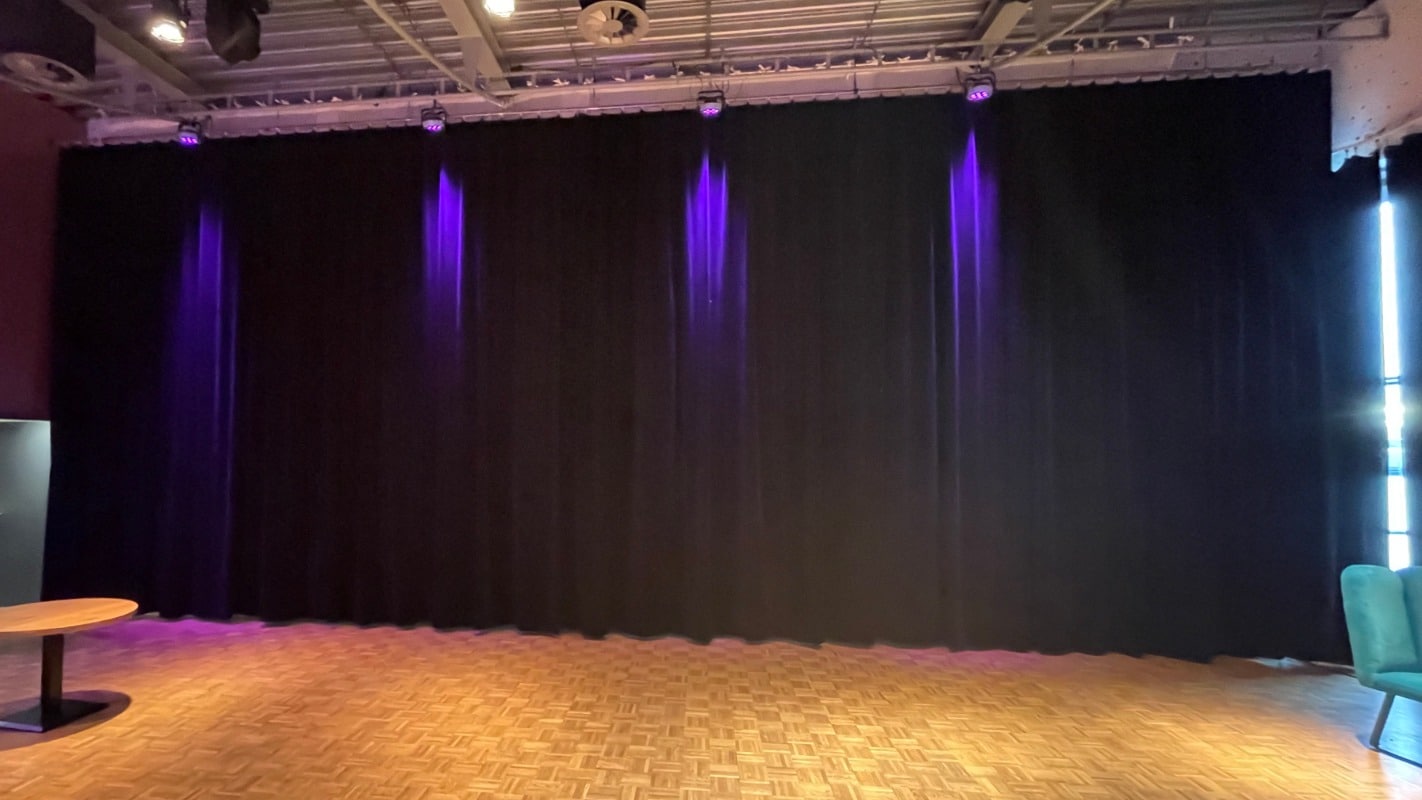 Theatergordijnen en rails-4 Theatergordijnen en rails