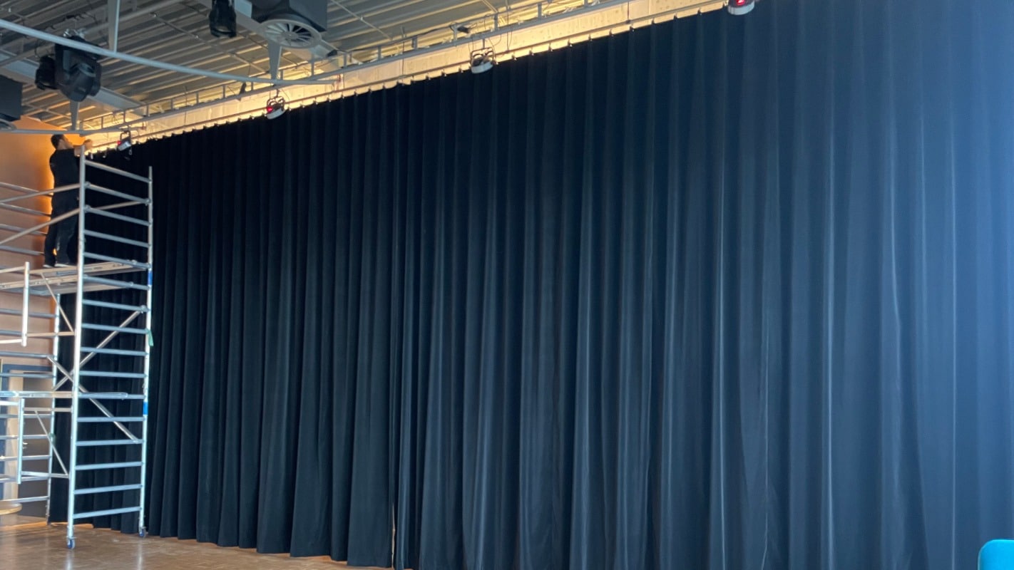 Theatergordijnen en rails-6 Theatergordijnen en rails