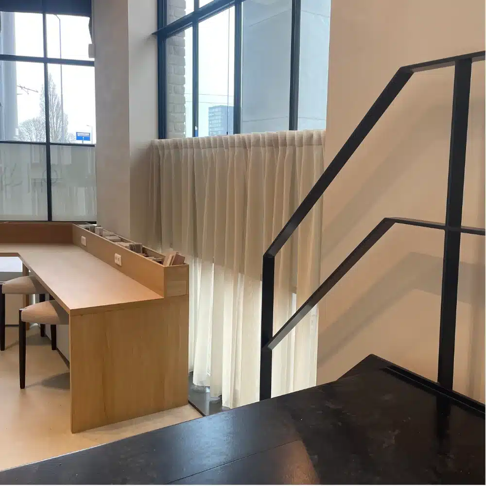 Transparante linnen vitrages voor de showroom-4 transparante vitrages op maat